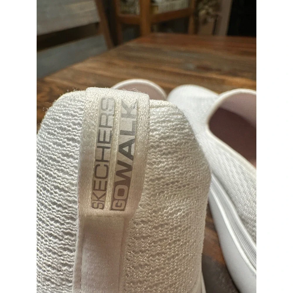 Skechers GO WALK Arch Fit White Slip On Sneakers 125313‎ Womens 9 Mens 7.5